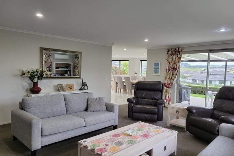 Photo of property in 28 Helenslee Road, Pokeno, 2402