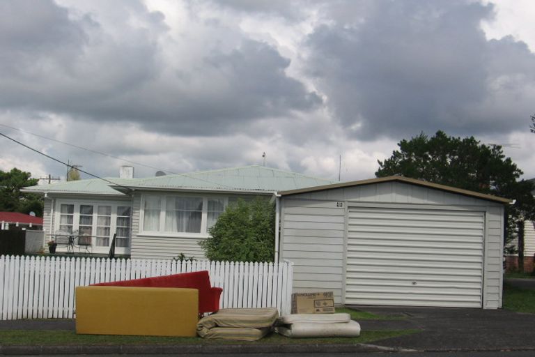 Photo of property in 19 Beaubank Road, Kelston, Auckland, 0602