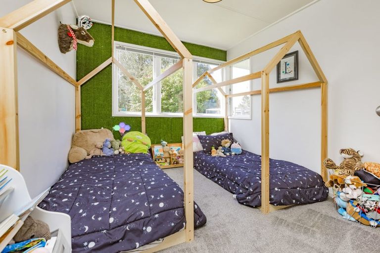 Photo of property in 17 Hamilton Drive, Waiuku, 2123