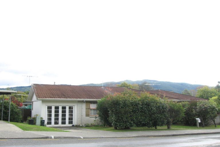 Photo of property in 16 Blue Mountains Road, Silverstream, Upper Hutt, 5019