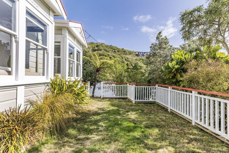 Photo of property in 32 Freeling Street, Island Bay, Wellington, 6023