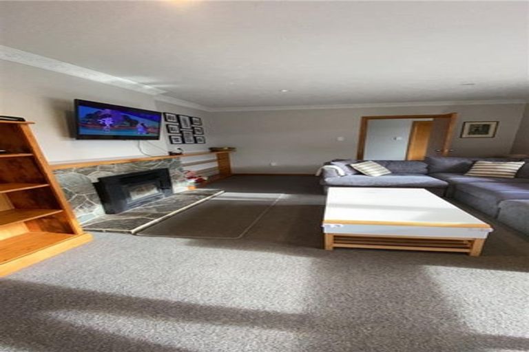 Photo of property in 3 Landsdowne Terrace, Cashmere, Christchurch, 8022