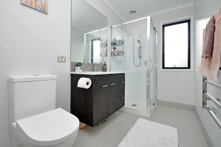 Photo of property in 119 Hobsonville Point Road, Hobsonville, Auckland, 0616