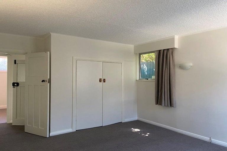 Photo of property in 39 Pirie Crescent, Moera, Lower Hutt, 5010