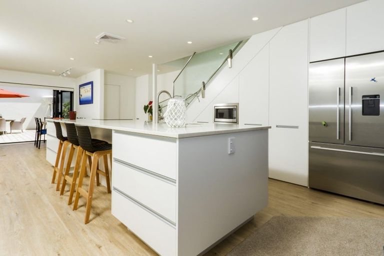 Photo of property in 1/15 Craig Road, Milford, Auckland, 0620