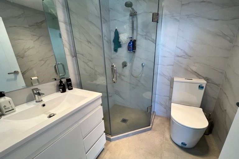 Photo of property in 3/60 Highland Drive, Highland Park, Auckland, 2010