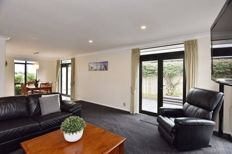 Photo of property in 11 Fishermans Rest, Waimairi Beach, Christchurch, 8083