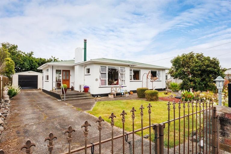 Photo of property in 16 Wilson Street, Bulls, 4818