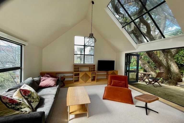 Photo of property in 19 Everton Terrace, Kelburn, Wellington, 6012