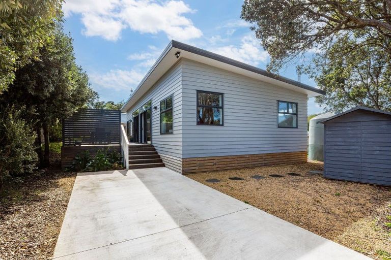 Photo of property in 23 Hughes Street, Waikanae Beach, Waikanae, 5036