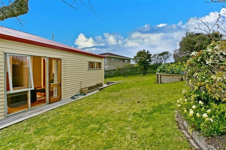 Photo of property in 18 Lingham Crescent, Torbay, Auckland, 0630