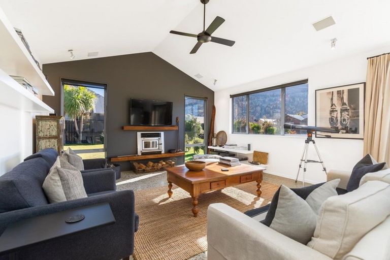 Photo of property in 6 Mathias Terrace, Arthurs Point, Queenstown, 9371