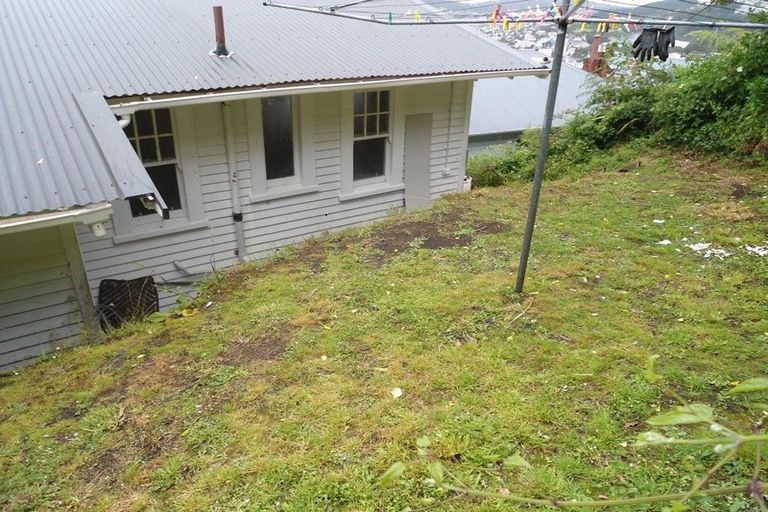 Photo of property in 76a Kelburn Parade, Kelburn, Wellington, 6012