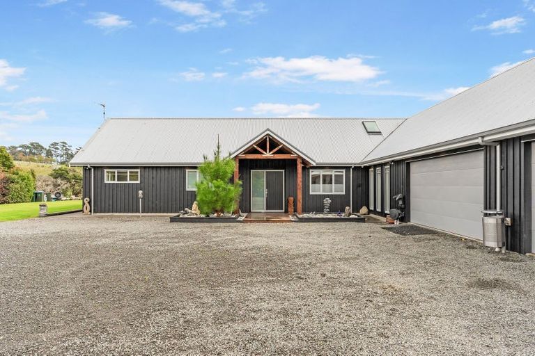 Photo of property in 104 Foster Road, Kumeu, 0891