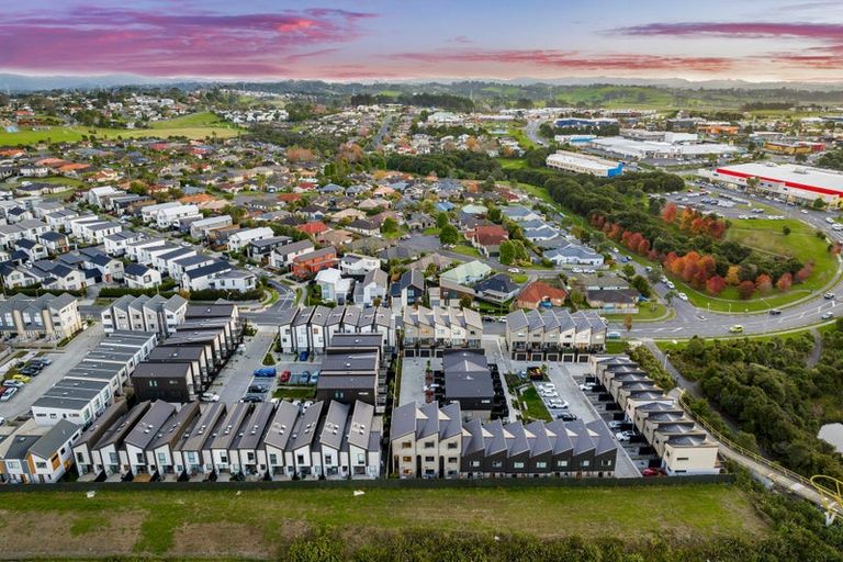 Photo of property in 26/28 Westgate Drive, Westgate, Auckland, 0614