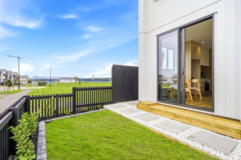 Photo of property in 6 Sails Road, Hobsonville, 0616