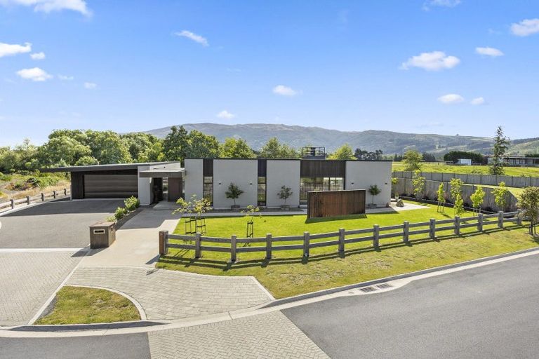 Photo of property in 10 Rodeo Place, Outram, 9019