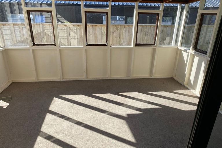 Photo of property in 27 Reynolds Street, Taita, Lower Hutt, 5011