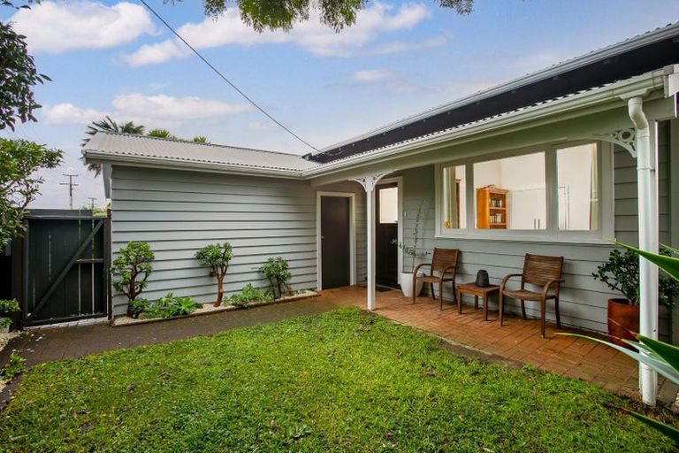 Photo of property in 47 Moa Road, Point Chevalier, Auckland, 1022