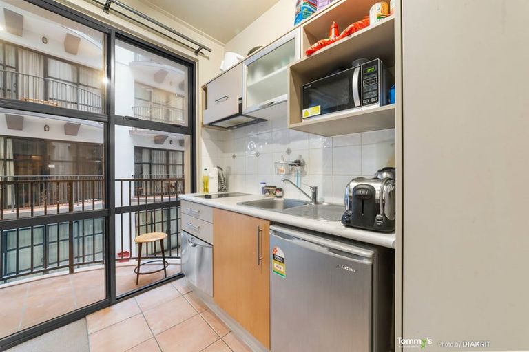 Photo of property in Atrium Apartments, 2i/154 The Terrace, Wellington Central, Wellington, 6011