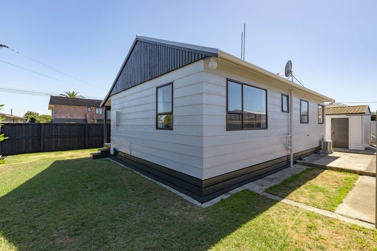 Photo of property in 2/25 Sandra Street, South New Brighton, Christchurch, 8062