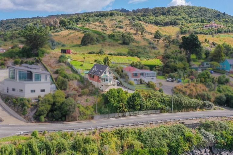 Photo of property in 14 Marine Parade, Bluff, 9814