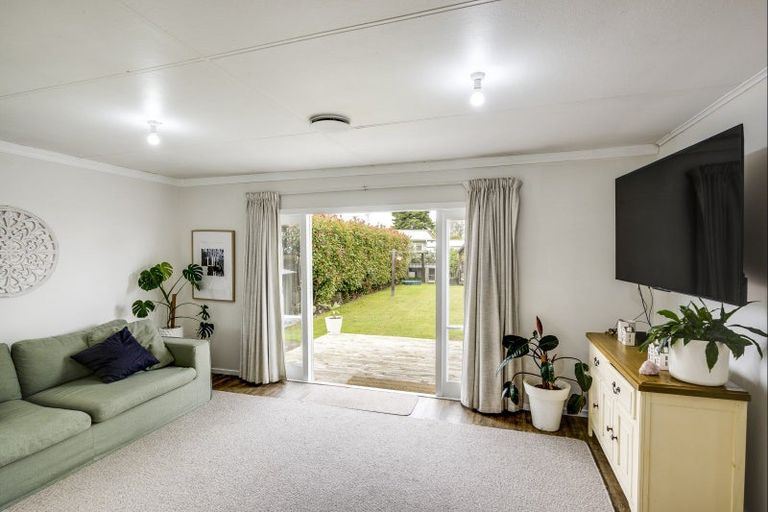 Photo of property in 10 Lipscombe Crescent, Havelock North, 4130