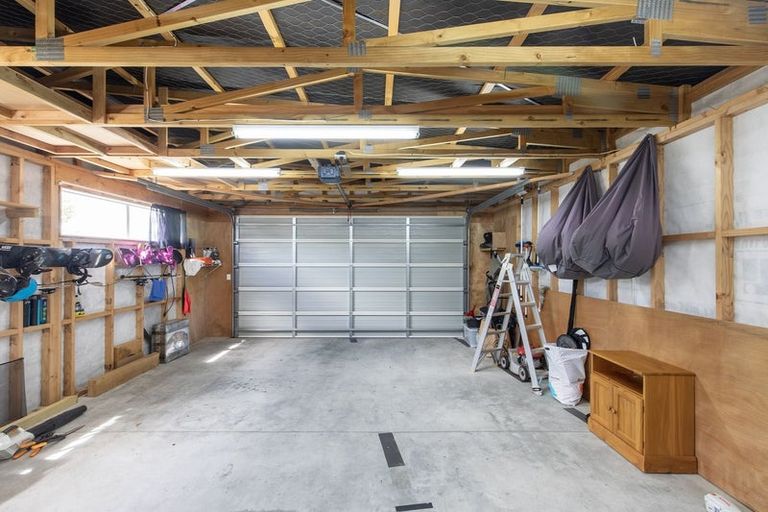 Photo of property in 18 Wai Matangi Place, Motuoapa, 3382