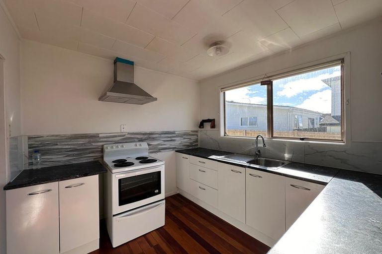 Photo of property in 180 Mahia Road, Wattle Downs, Auckland, 2103