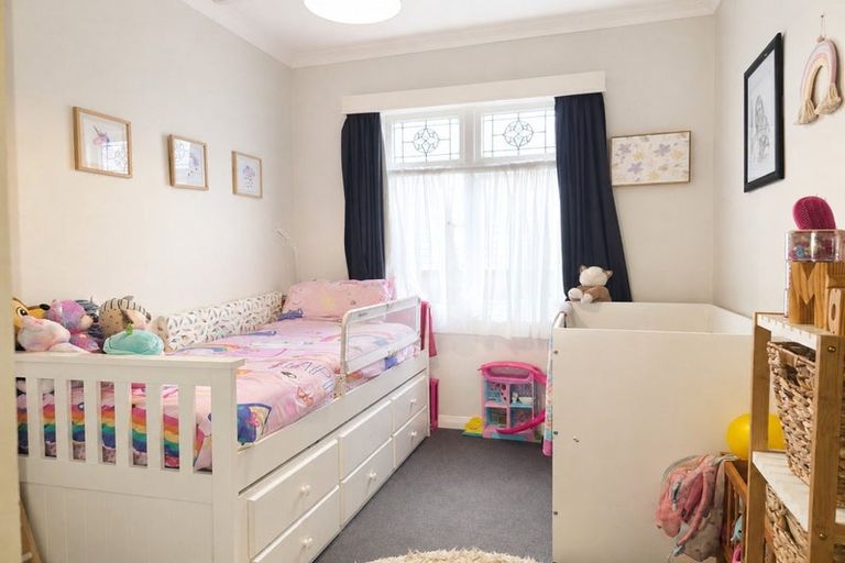 Photo of property in 38 Kensington Avenue, Petone, Lower Hutt, 5012