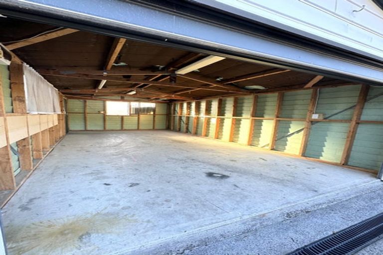 Photo of property in 1 Devonshire Road, Unsworth Heights, Auckland, 0632