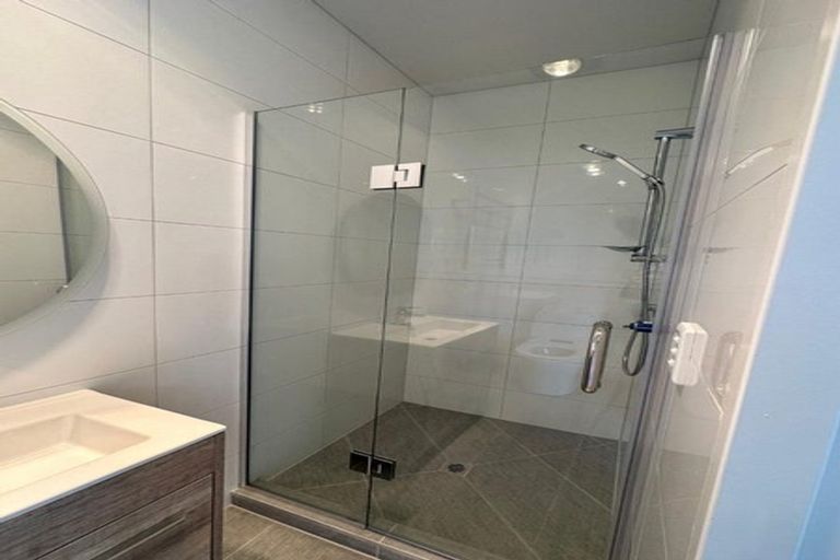 Photo of property in 8a Gracechurch Drive, Flat Bush, Auckland, 2016