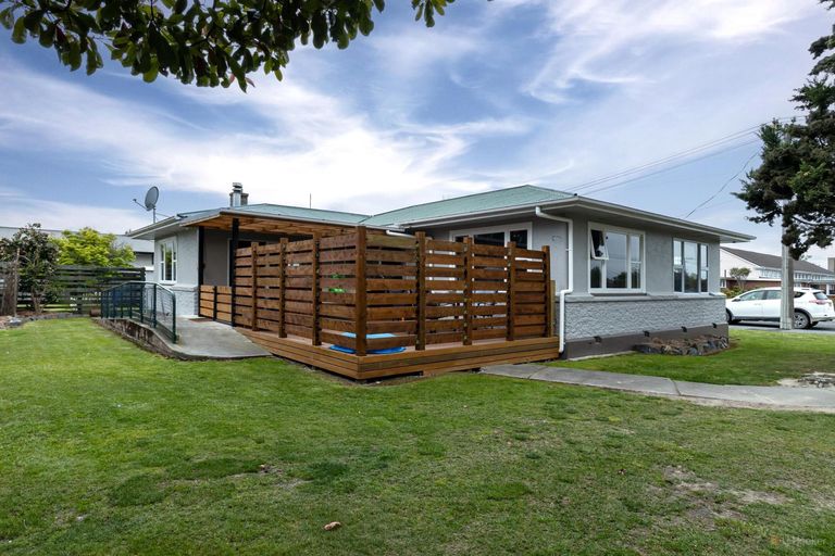 Photo of property in 22 Hughes Street, Waimate, 7924
