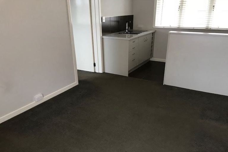 Photo of property in 4/2 Outhwaite Lane, Grafton, Auckland, 1023