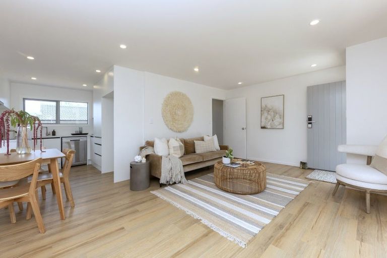 Photo of property in 58a Cedar Heights Avenue, Massey, Auckland, 0614