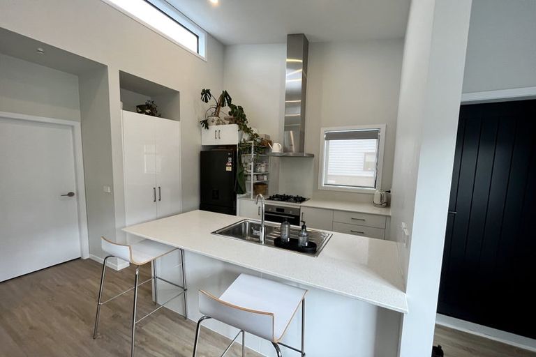 Photo of property in 21d Margaret Road, Raumati Beach, Paraparaumu, 5032