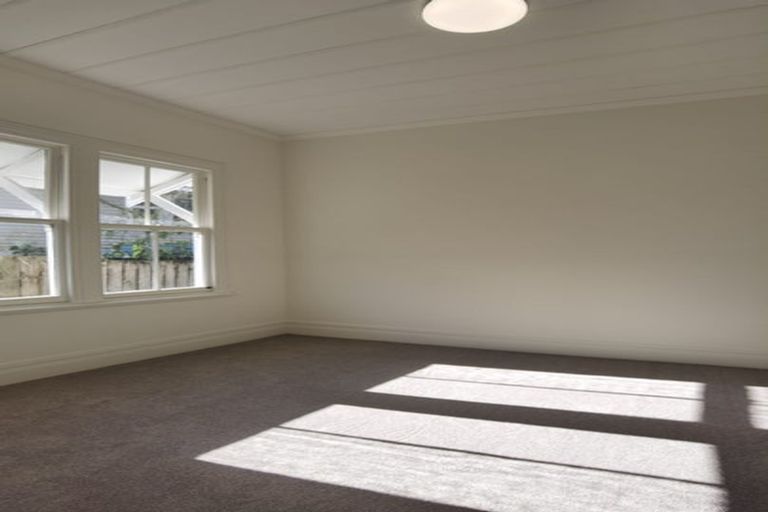 Photo of property in 1 Valentine Street, Papakura, 2110