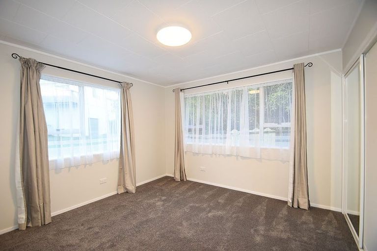 Photo of property in 27 Wallace Road, Ranui, Auckland, 0612