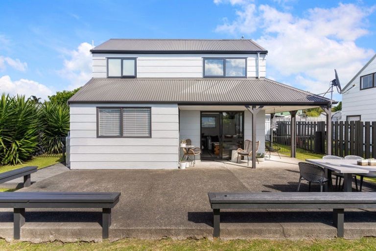Photo of property in 116a Durrant Drive, Whangamata, 3620