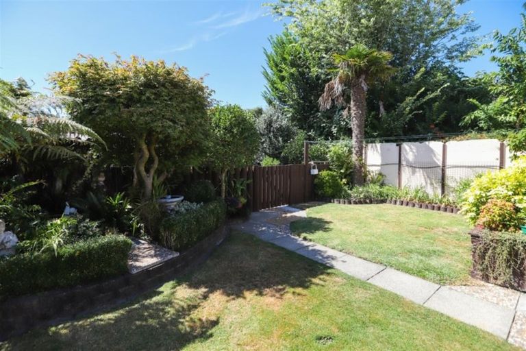 Photo of property in 28 Fuchsia Avenue, Pukete, Hamilton, 3200