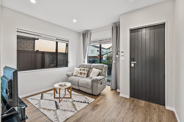 Photo of property in 17 Gecko Road, Hobsonville, Auckland, 0616