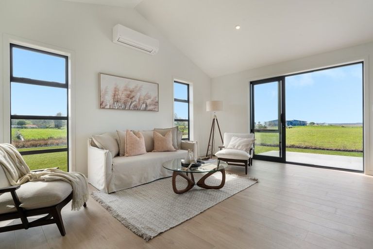 Photo of property in 16 Te Ara O Tahataharoa, Te Puna, Tauranga, 3176