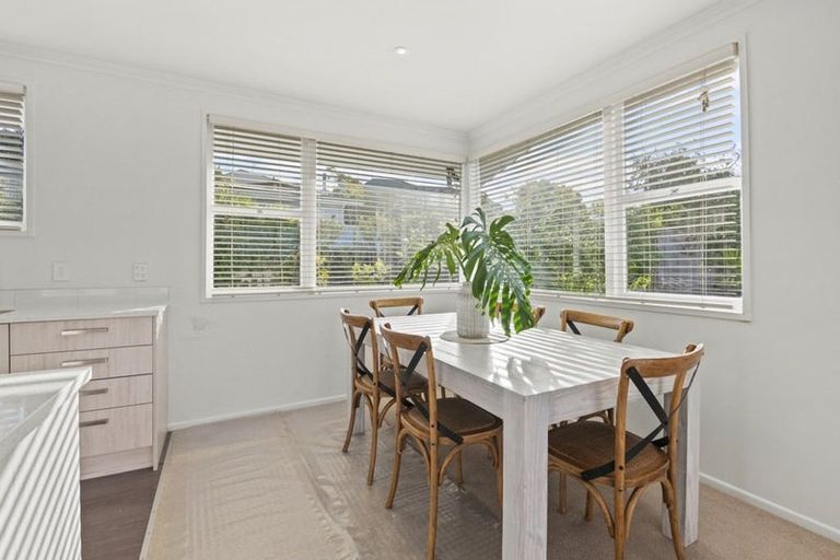 Photo of property in 5 Chevron Place, Castor Bay, Auckland, 0620