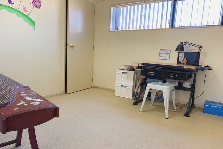 Photo of property in 72a Hepburn Road, Glendene, Auckland, 0602