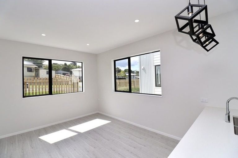 Photo of property in 127b Oreil Avenue, West Harbour, Auckland, 0618