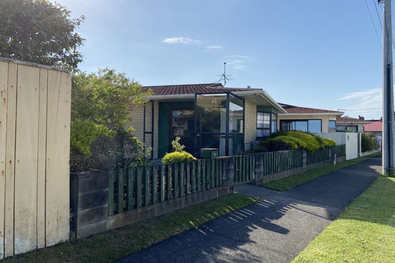 Photo of property in 3 Eliot Street, New Plymouth, 4310