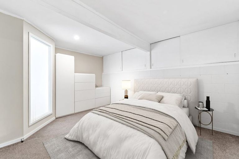 Photo of property in 1 Garmons Way, Castor Bay, Auckland, 0620