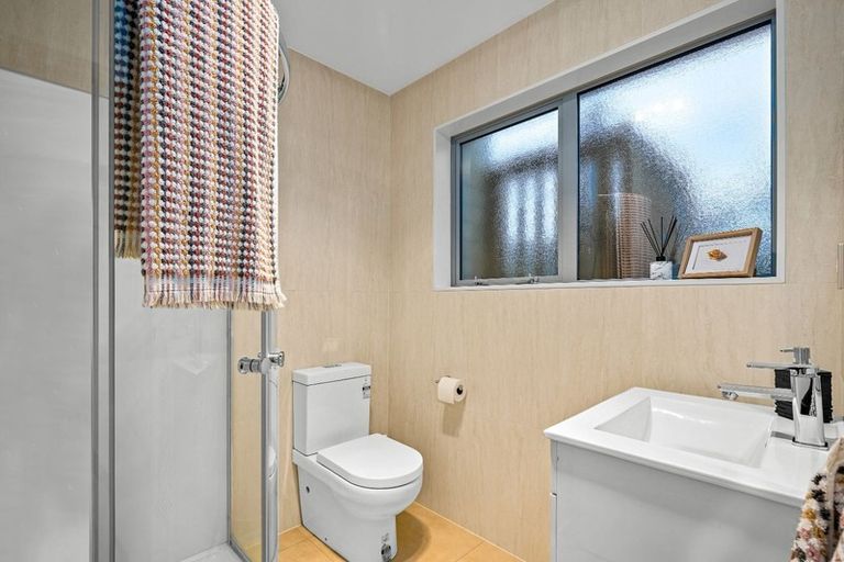 Photo of property in 66 Tiriwa Drive, Massey, Auckland, 0614