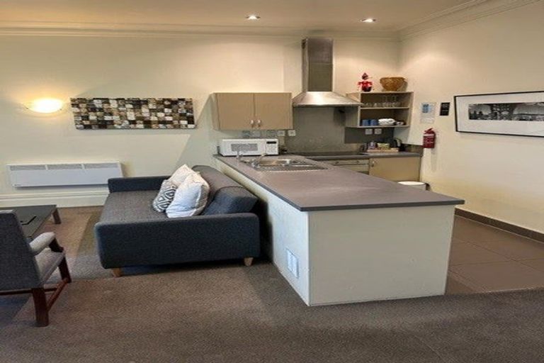 Photo of property in 237 The Terrace, Te Aro, Wellington, 6011