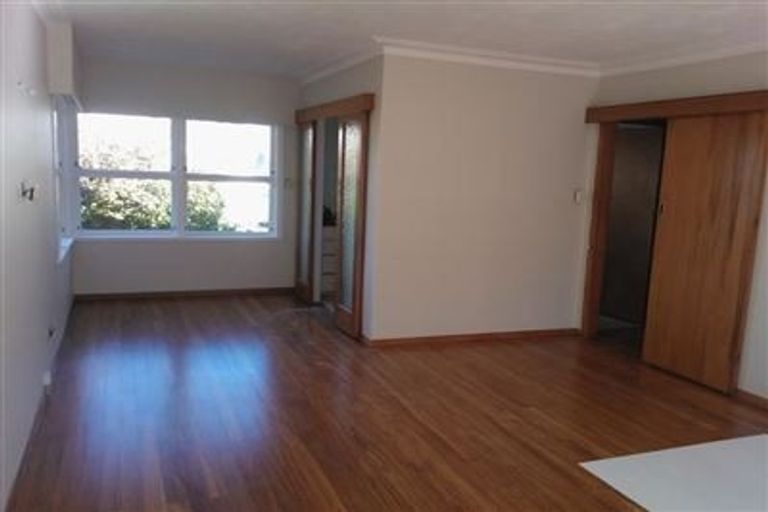 Photo of property in 2/11 Onepoto Road, Hauraki, Auckland, 0622